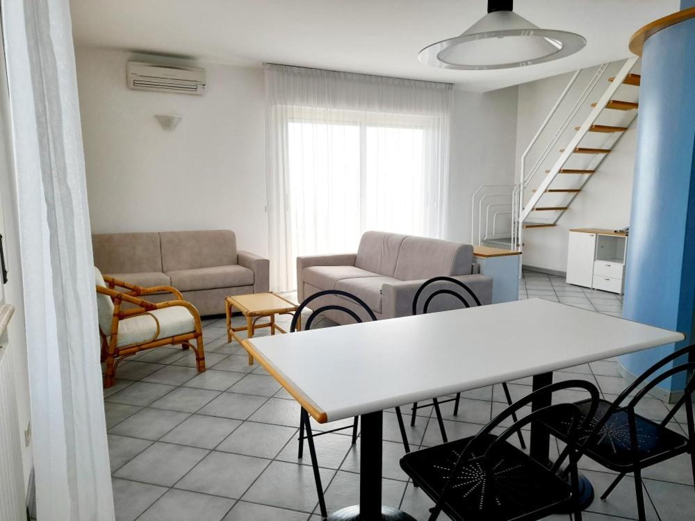 Residence Le Palme กรอตตัมมาเร ภายนอก รูปภาพ